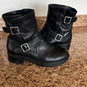 Kork-Ease Black Full Grain Leather Chelsea Boots, size 10.